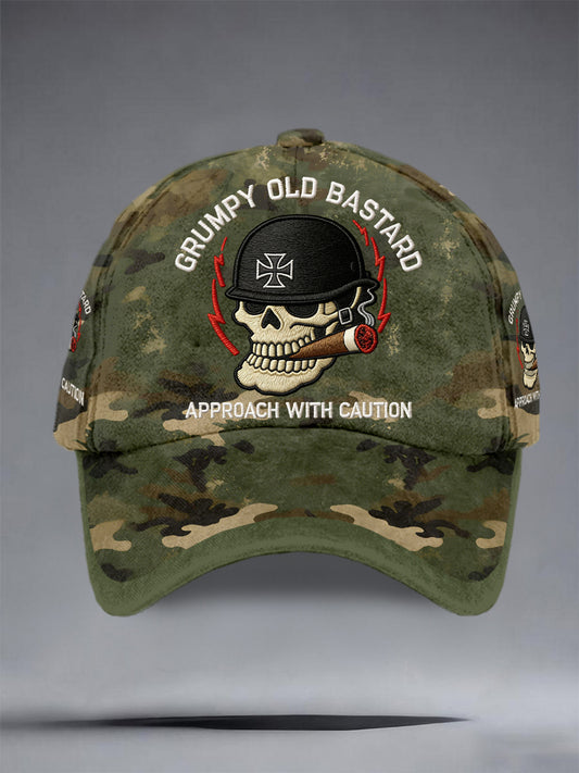'Mogorva öreg bastard' álcázás unisex kalapok